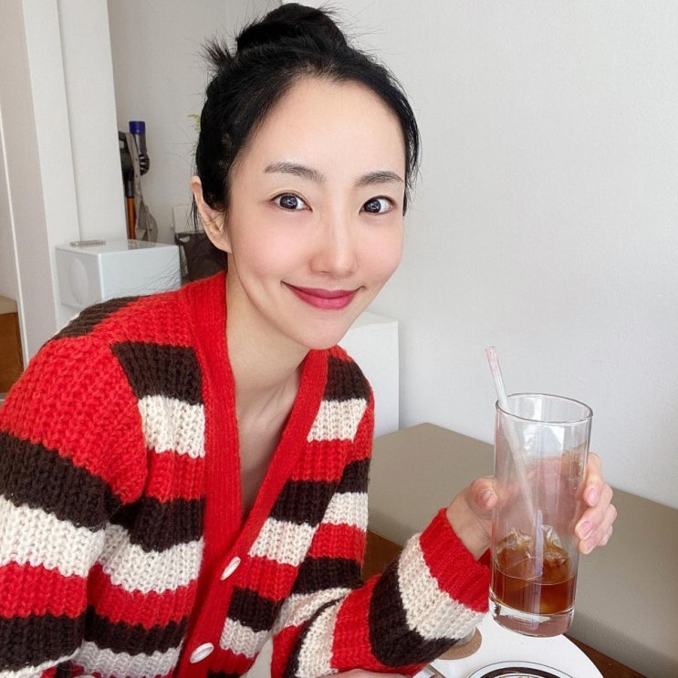 "옷 벗어가며" 이상민 띠동갑 소개팅녀 김유리, 과거 영상으로 밝혀진 정체와 직업이 화제 "옷 벗어가며" 이상민 띠동갑 소개팅녀 김유리, 과거 영상으로 밝혀진 정체와 직업이 화제
