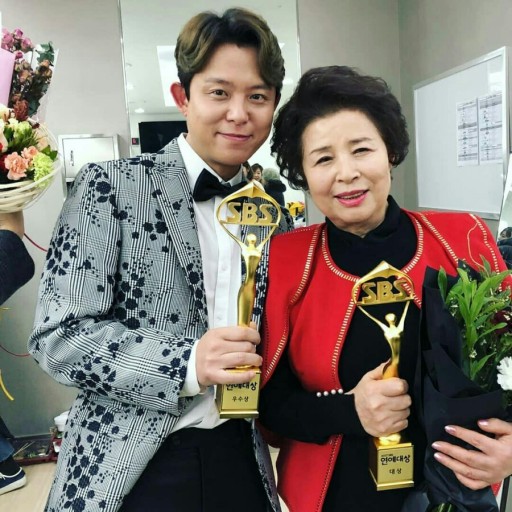 "내가 널 그렇게" 토니 안 엄마 이옥진 여사, 45세 토니가 아직 결혼 못한 안타까운 사연 "내가 널 그렇게" 토니 안 엄마 이옥진 여사, 45세 토니가 아직 결혼 못한 안타까운 사연
