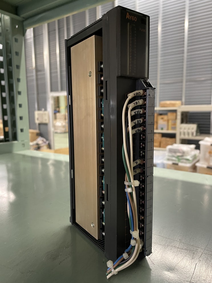  AY60　MITSUBISHI　PLC　TRIAC OUTPUT UNIT