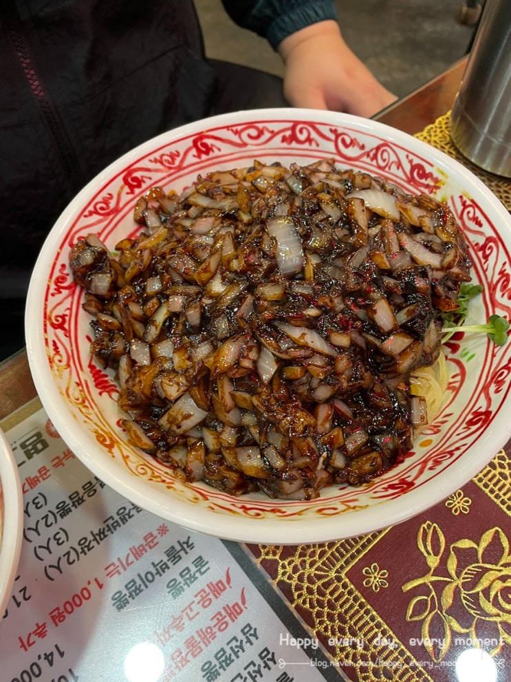  명가짜장, 양이 푸짐하고 맛있다, 특별하진 않지만 기본에 충실해서 마음에 들은 곳
