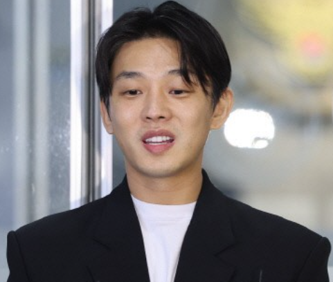 "유아인, 지인들과 클럽서 마약투약" 목격담 솔솔…경찰, 공범 조사 후 2차 소환 "유아인, 지인들과 클럽서 마약투약" 목격담 솔솔…경찰, 공범 조사 후 2차 소환