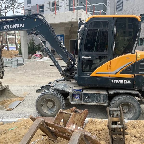 현대 HW60 2012년식 6100만원 판매합니다. 현대 HW60 2012년식 6100만원 판매합니다.