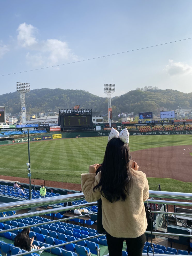 한화이글스파크 홈<b>개막전</b> 직관후기 (불꽃놀이, 120블록... 
