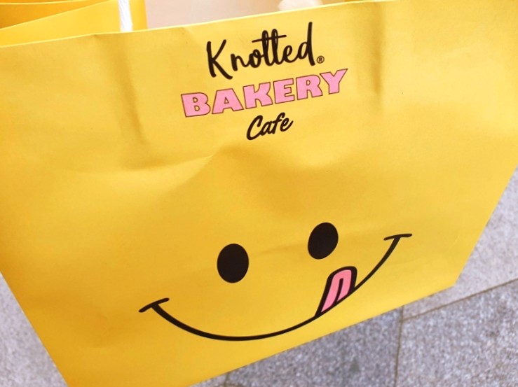  대전 노티드 도넛 빵 케이크 커피 카페 갤러리아 타임월드 맛집 메뉴 추천
