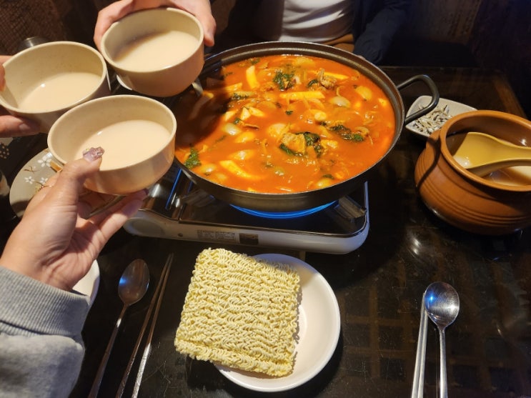 청주 서원대 짜글이 맛집 추천 가격 저렴한곳!! 가성비 최고라 막걸리가 술술 들어가는 술집 서원골! 청주 서원대 짜글이 맛집 추천 가격 저렴한곳!! 가성비 최고라 막걸리가 술술 들어가는 술집 서원골!