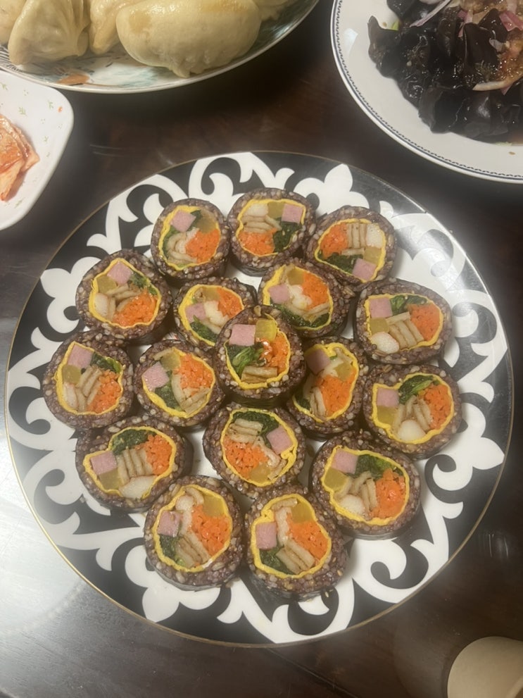  맛있는 김밥 만들기: 홈메이드 엄마표 김밥 레시피