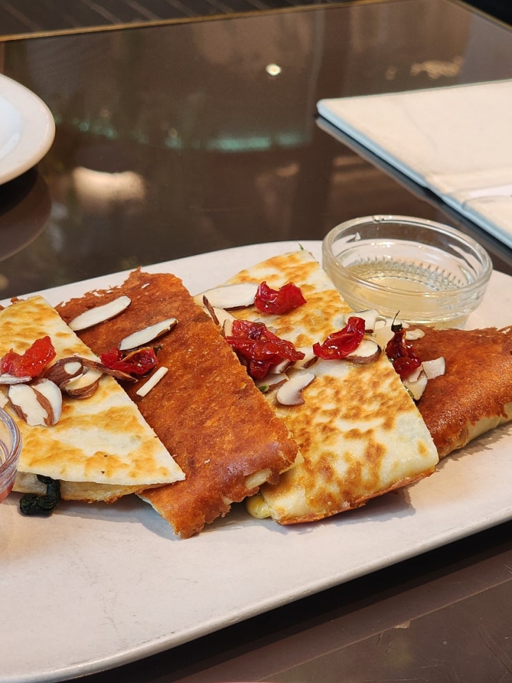  [여의도 맛집] SMT 라운지 더현대서울점, 홍콩+멕시칸 맛집 추천 / 더현대서울 옥석가리기