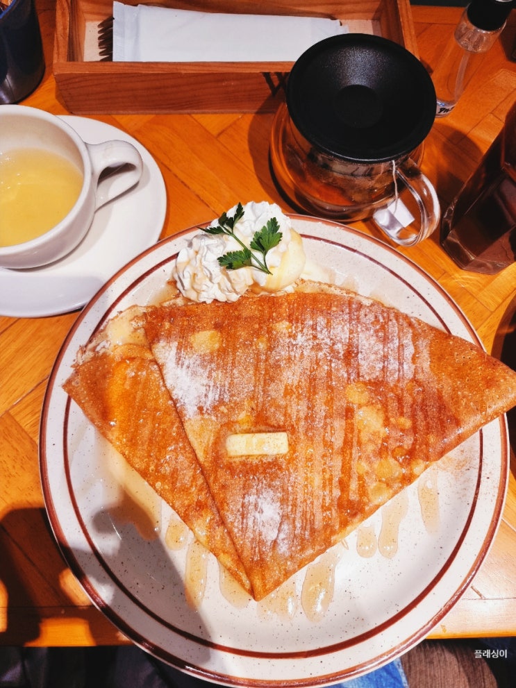  palm cafe & crêperie- 오사카 크레페 맛집(에쉬레 버터&시나몬 크레페)