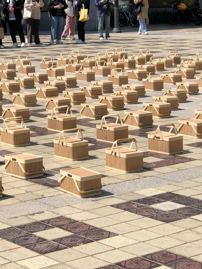 아이돌 팬들 사이에서 화제였던 뱀뱀 역조공, (이게 역조공이지) 아이돌 팬들 사이에서 화제였던 뱀뱀 역조공, (이게 역조공이지)