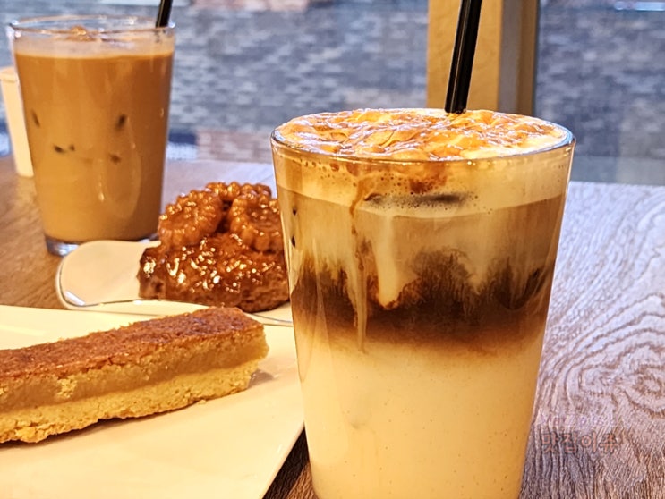  스콘과 버터버가 맛있는 도룡동카페 오너커피 후기