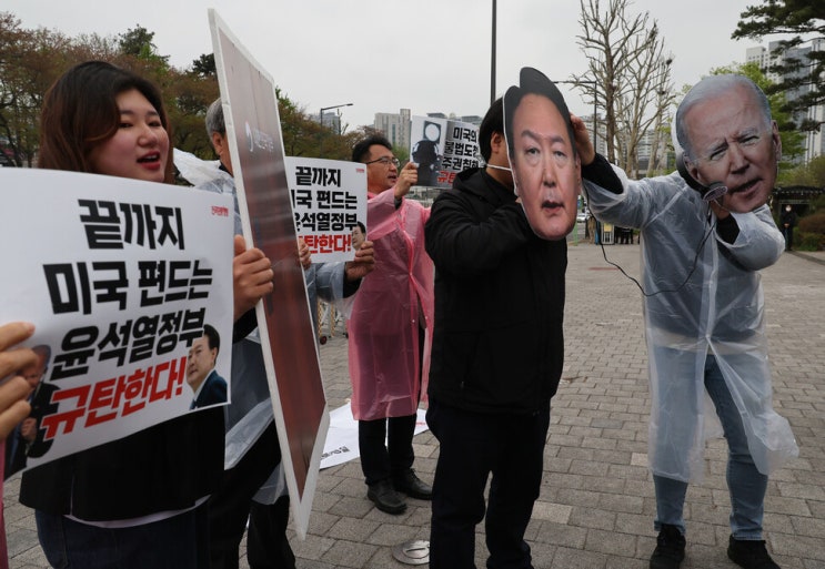 [뉴스브리핑] 미국 도청, 중국 대만 포위훈련, 서울시청 이태원참사 분향소, 권경애변호사 징계 등...