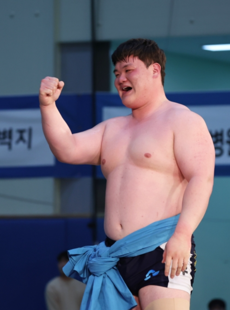 [2023 평창<b>오대</b>산천 <b>장사씨름대회</b>] <b>장성우</b>, 이재광 3-0일축... 