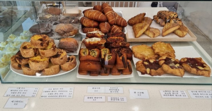 양산 증산 소금빵이 맛있는 디저트 카페:: 플록스