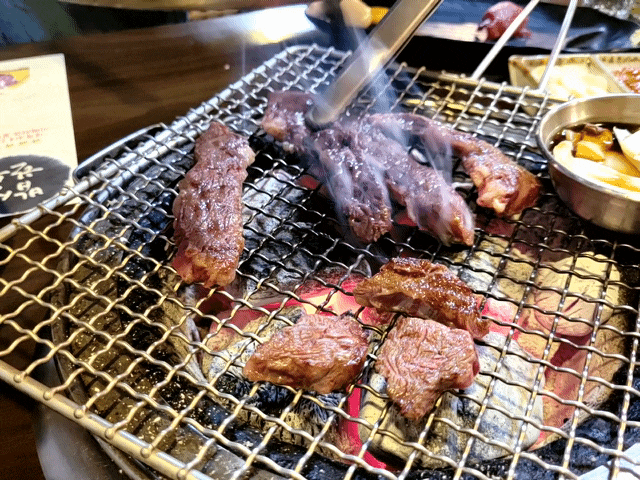  백운역 맛집 밥상 한우에서 투쁠한우에 빠졌다가 돼지고기에 반하다