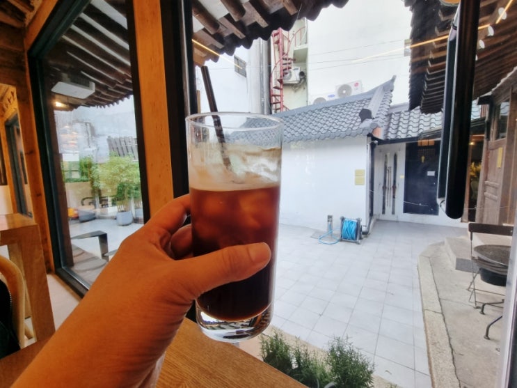  동대문역 한옥 카페 제이히든하우스