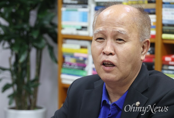 "혼자 사는 여성에겐 이 법안이 민생" 경제전문가가 주목한 '이것' "혼자 사는 여성에겐 이 법안이 민생" 경제전문가가 주목한 '이것'