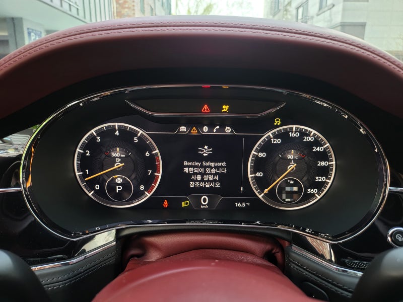 수원 벤틀리 차량에 벤틀리 세이프 가드 제한되어 있습니다. (Bentley Safeguard) 경고등으로 룸미러 뒤 카메라 수리진행 ACC 정상 작동 확인했습니다. 수원출장블랙박스