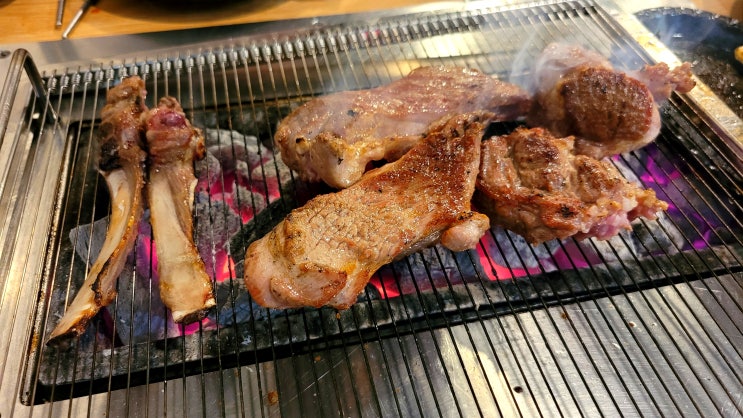  영등포 맛집 타임스퀘어 인근 샌드위치로 먹는 한국식 양고기집 핫램양고기