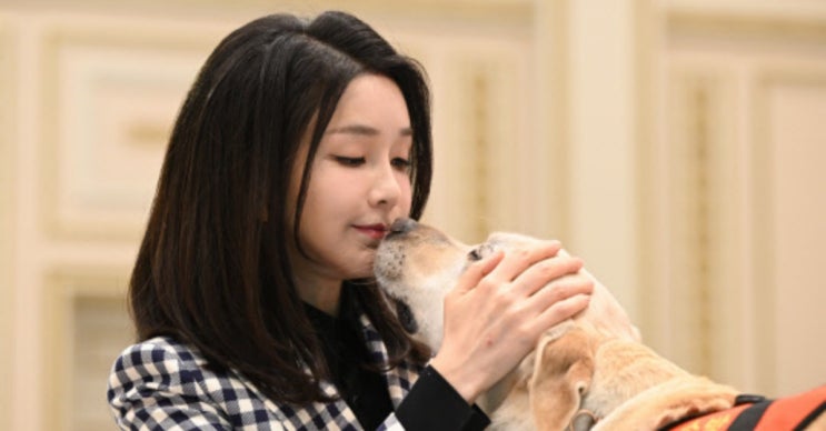 <b>대통령</b> 부인과 여야 한목소리.. '개 <b>식용</b> 종식' 급물살 타나?... 