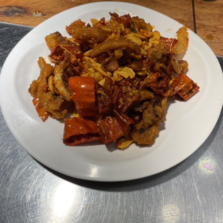  양꼬치 가게에서 회식함