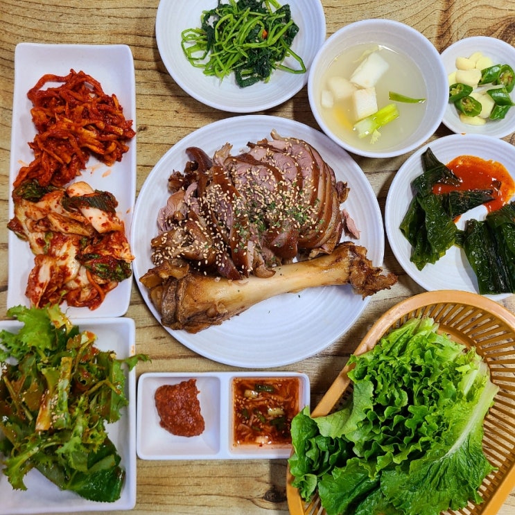  [전주 한옥마을 맛집] "장가네왕족발" :: 콩나물국밥이 같이 나오는 한옥마을 족발 맛집