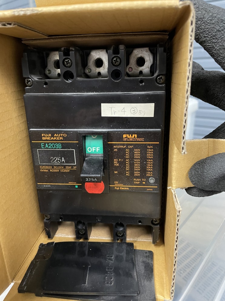  EA203B 225A　FUJI ELECTRIC　AUTO BRARKER