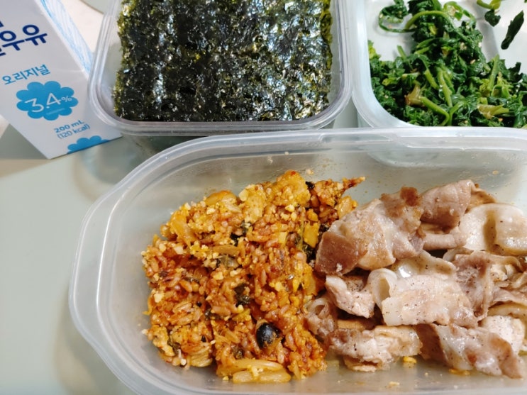  김치볶음밥 대패삼겹토핑