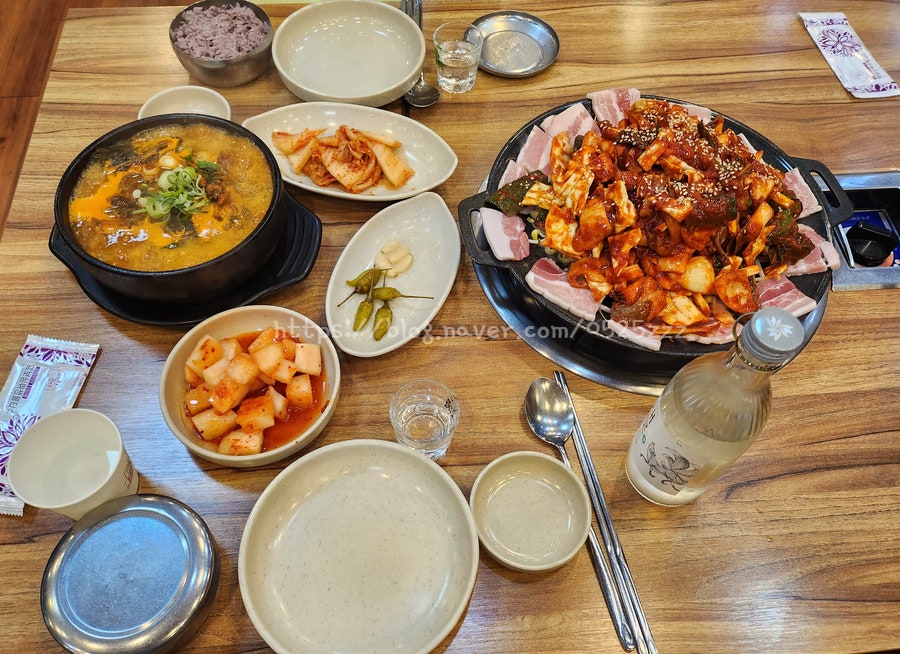 [모래내시장 토성 잠실감자탕 본점]인천 토성 잠실감자탕 만수동 구월동 모래내시장 복개천 24시 영업 식당 맛집(뼈해장국 쭈삼볶음) 관련 사진