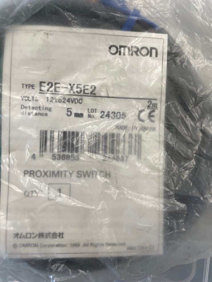  E2E-X5E2-2M　OMRON　STANDARD PROXIMITY SWITCH