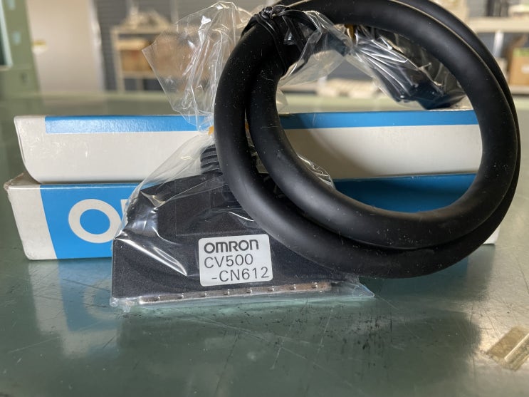 CV500-CN612　OMRON　PLC　I/O CONTACT CABLE