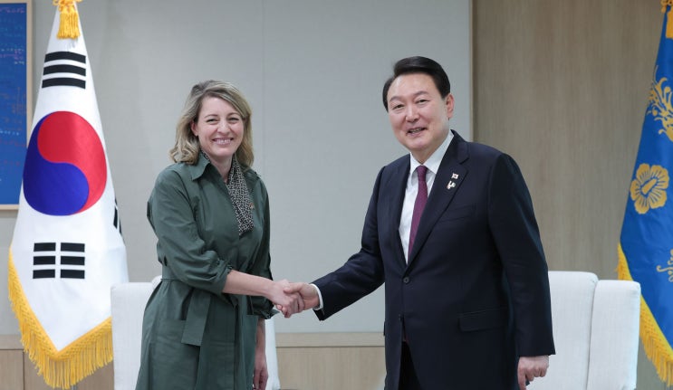 윤 대통령, 멜라니 졸리 <b>캐나다</b>와 프랑스 <b>외교장관</b> 연대와 협력
