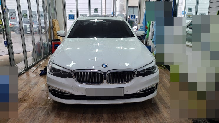  BMW G30 5시리즈 차량에서 유튜브 시청과 티맵 사용 고화질 M2C-200A PLUS 장착