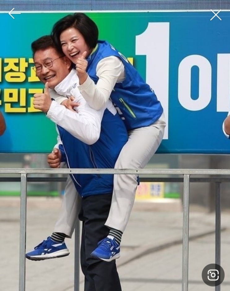 손바닥 뒤집듯, '<b>이정근</b> 업은 <b>송영길</b>' 아 몰랑~ 개인 <b>일탈</b>...