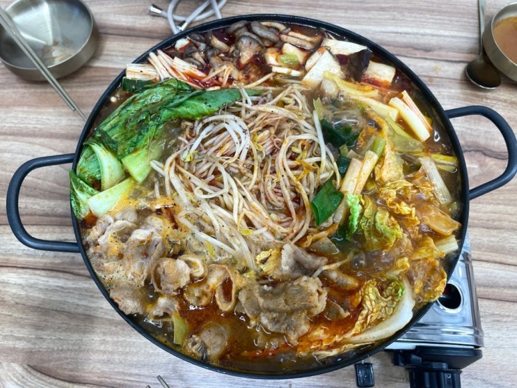  마곡 맛집 추천! 중독성 있는 '박유석 육개장' 혼밥, 혼술, 직장인 점심, 회식 장소 추천!