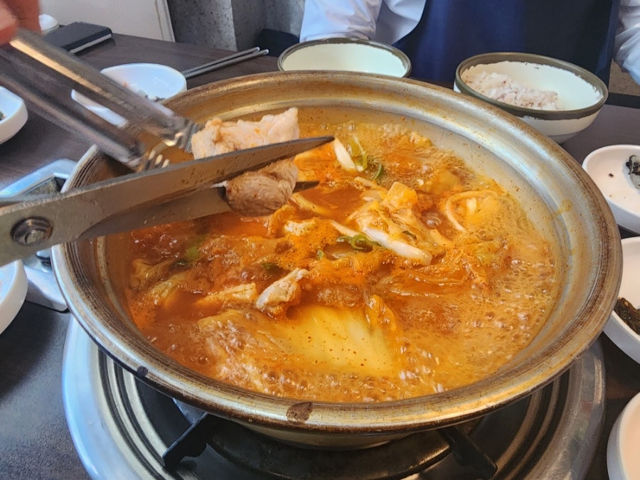 얼큰이찌개마을 송정점 사진 3