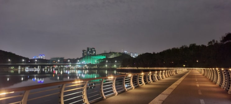  용인 가볼만한 곳 기흥호수공원 야경 낮과 밤에 산책하기