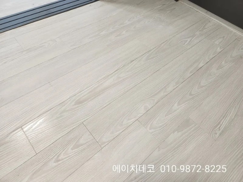[마루보수][시그니티여의도오피스텔] 강마루보수 마루부분보수 마루부분교체 마루쪽갈이 마루철거시공 구배불량마루보수 마루빈자리보수 ...