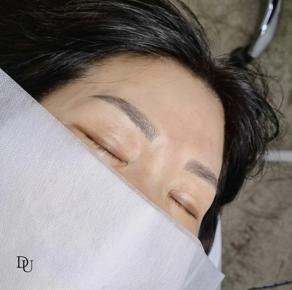  상무지구 눈썹문신 한 올 한 올 심은 듯이