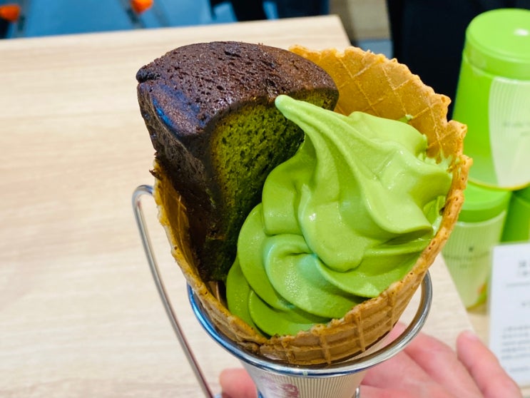  일본 교토역 포르타 진하고 부드러운 말차 아이스크림 나나스 그린티 nana's green tea