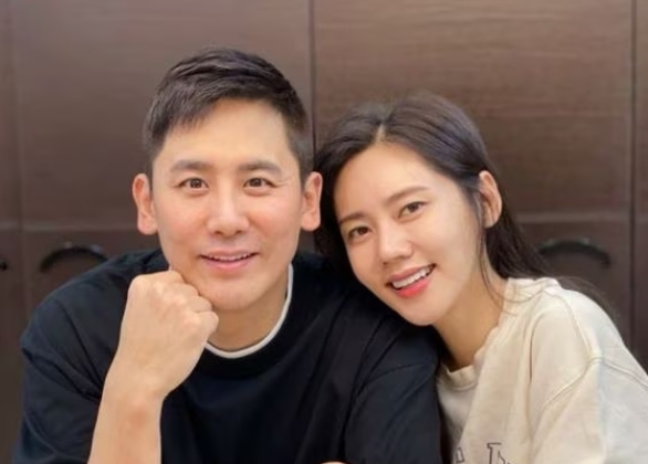 "너무 역겹다" 추자현 절친 한지만, 우효광에게 날린 일침이 새롭게 화제 불러 "너무 역겹다" 추자현 절친 한지만, 우효광에게 날린 일침이 새롭게 화제 불러