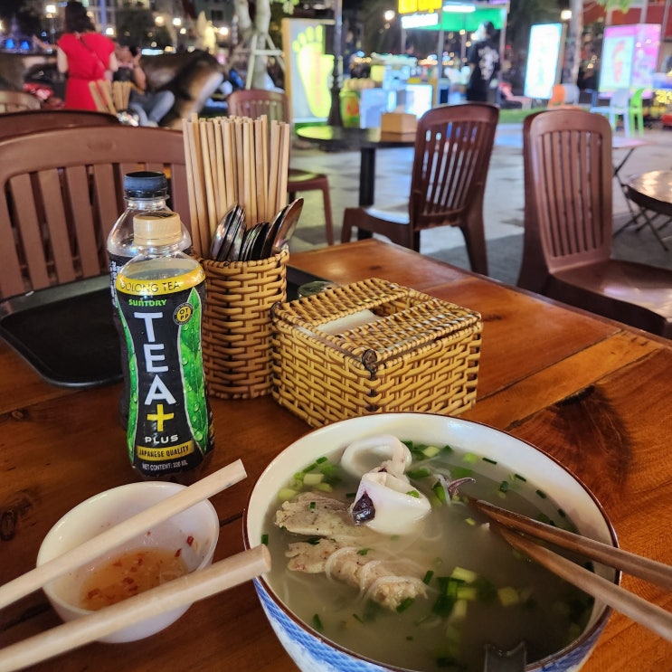  푸꾸옥 오징어국수 그랜드월드 맛집에서 먹기
