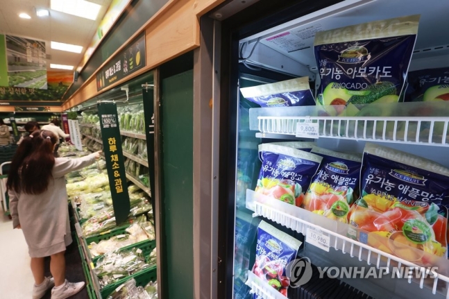 고물가에 얇아진 지갑…채소·과일도 냉동상품 찾는다