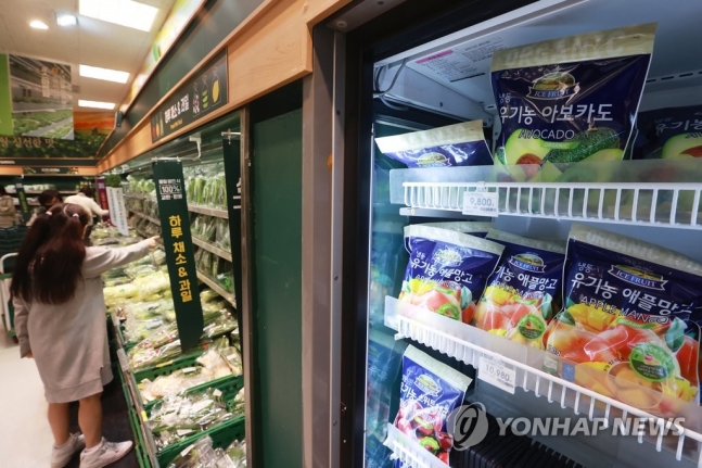 고물가에 얇아진 지갑…채소·과일도 냉동상품 찾는다 고물가에 얇아진 지갑…채소·과일도 냉동상품 찾는다