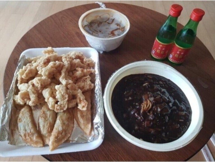  아침부터 중국요리 시켰다가 배달기사 딸배한테 혼났다는 사람 레전드 썰