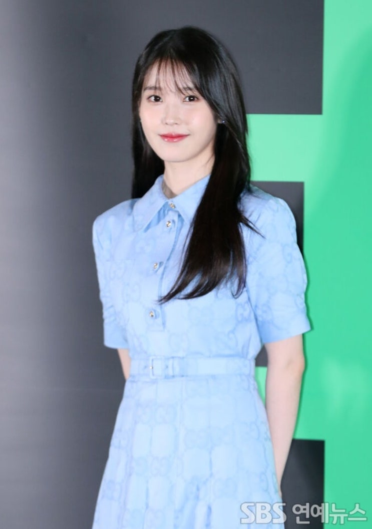  영화 '드림' 언론시사회 속 배우 아이유의 구찌 미디 드레스 가격은??