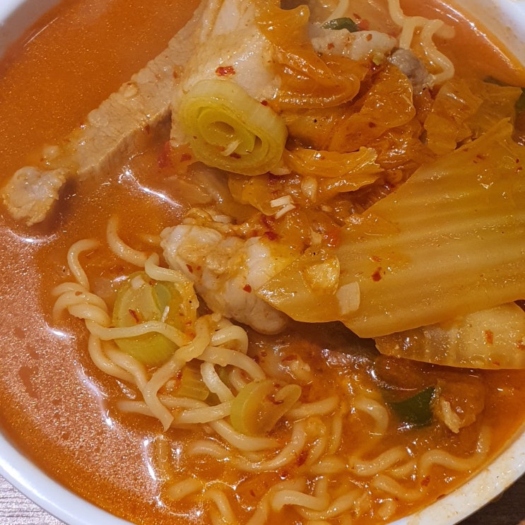 종로5가 김치찌개 맛집 육방고기집 이디야 커피 후기