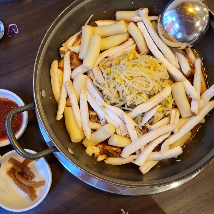  [담산 잠실새내점] 줄 서는 식당에 나온 대박 친절한 매운 등갈비찜 집