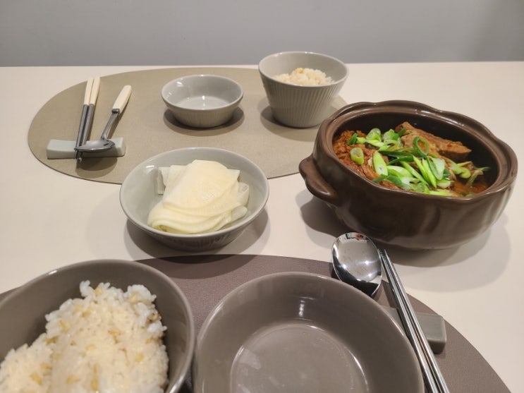  [집밥-보통날] 있는 재료로 하는 등갈비 김치찜