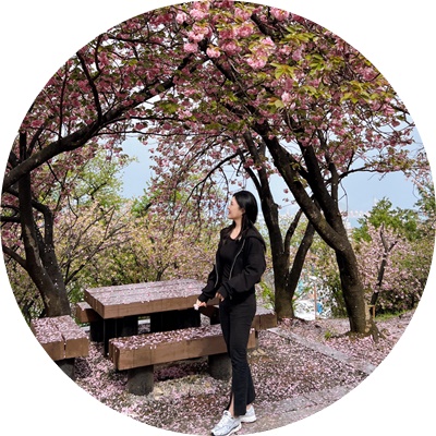  부산 민주공원 겹벚꽃 막차타기 성공 유엔공원 겹벚꽃은 이제 끝물 !