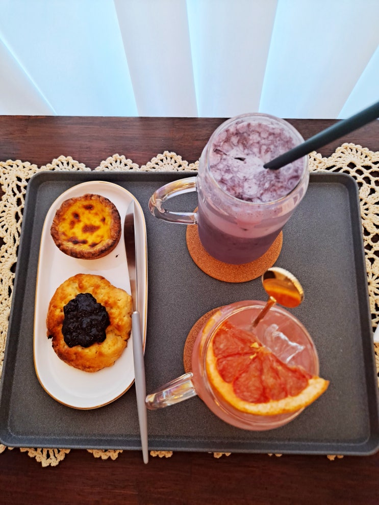  광양 중마동 카페 스콘이 맛있는 카페시월 블루베리 스콘과 에그 스콘